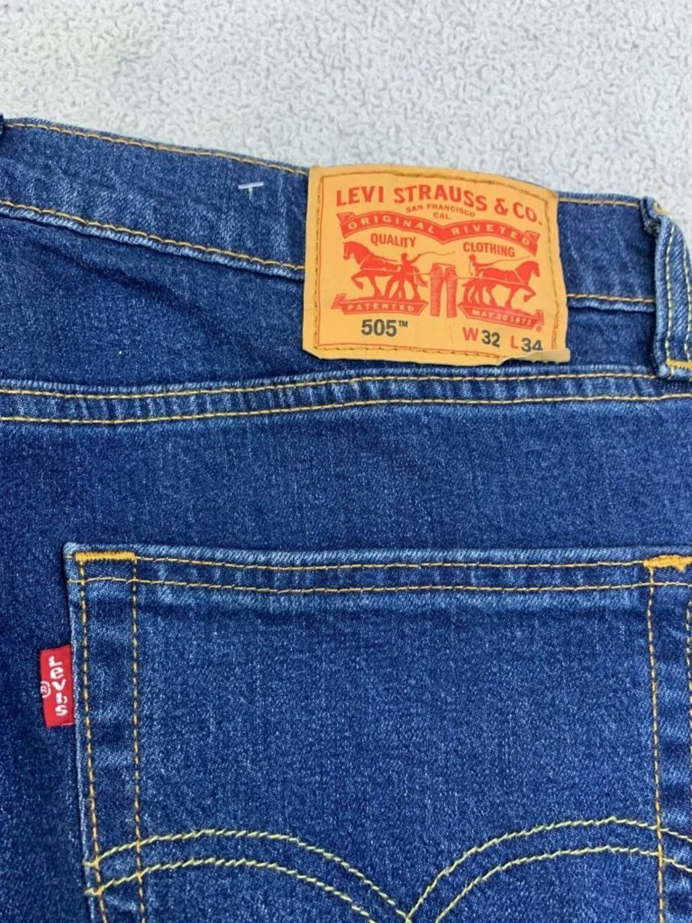 NWT Levi's 505 Regular Straight Men's Jeans 32x34 Blue Dark Wash